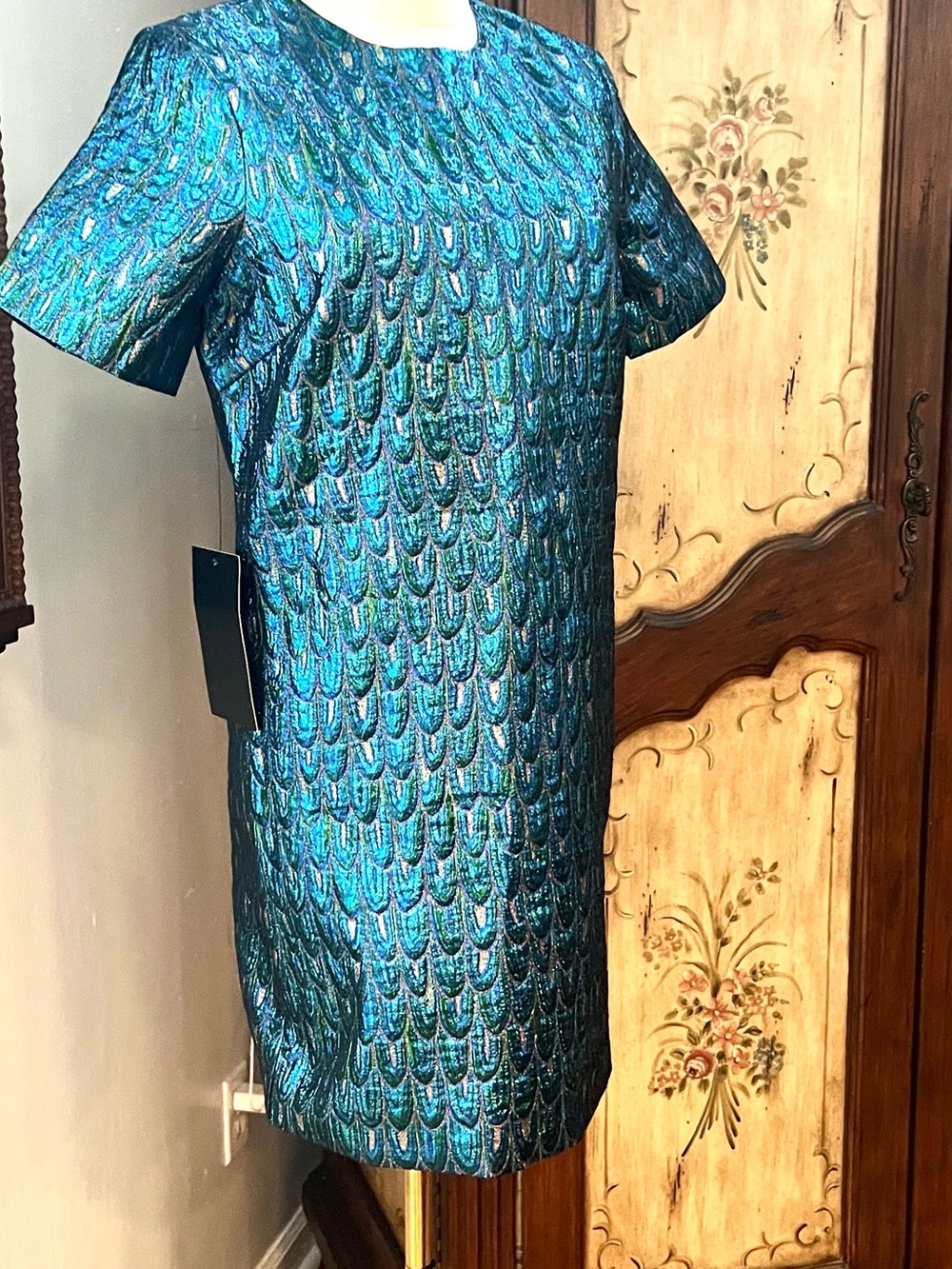 NWT Pomander Place by Tuckernuck Metallic Jacquard Peacock Shift Dress Size XS - Picture 4 of 9